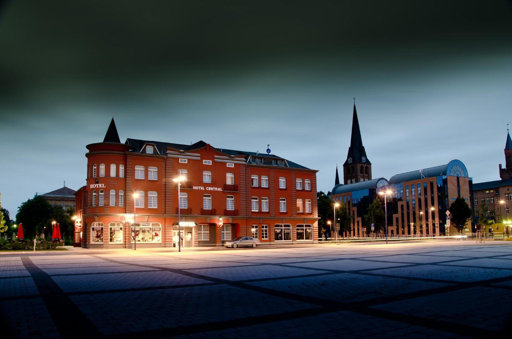 Hotel "Central" Inh Carolin Krause Bitterfeld-Wolfen Bagian luar foto